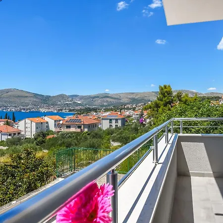 Apartments Neli Trogir Exterior photo